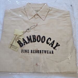 Bamboo Cay Fine Resortwear Beige Button Up Shirt Men’s Size Small NWT